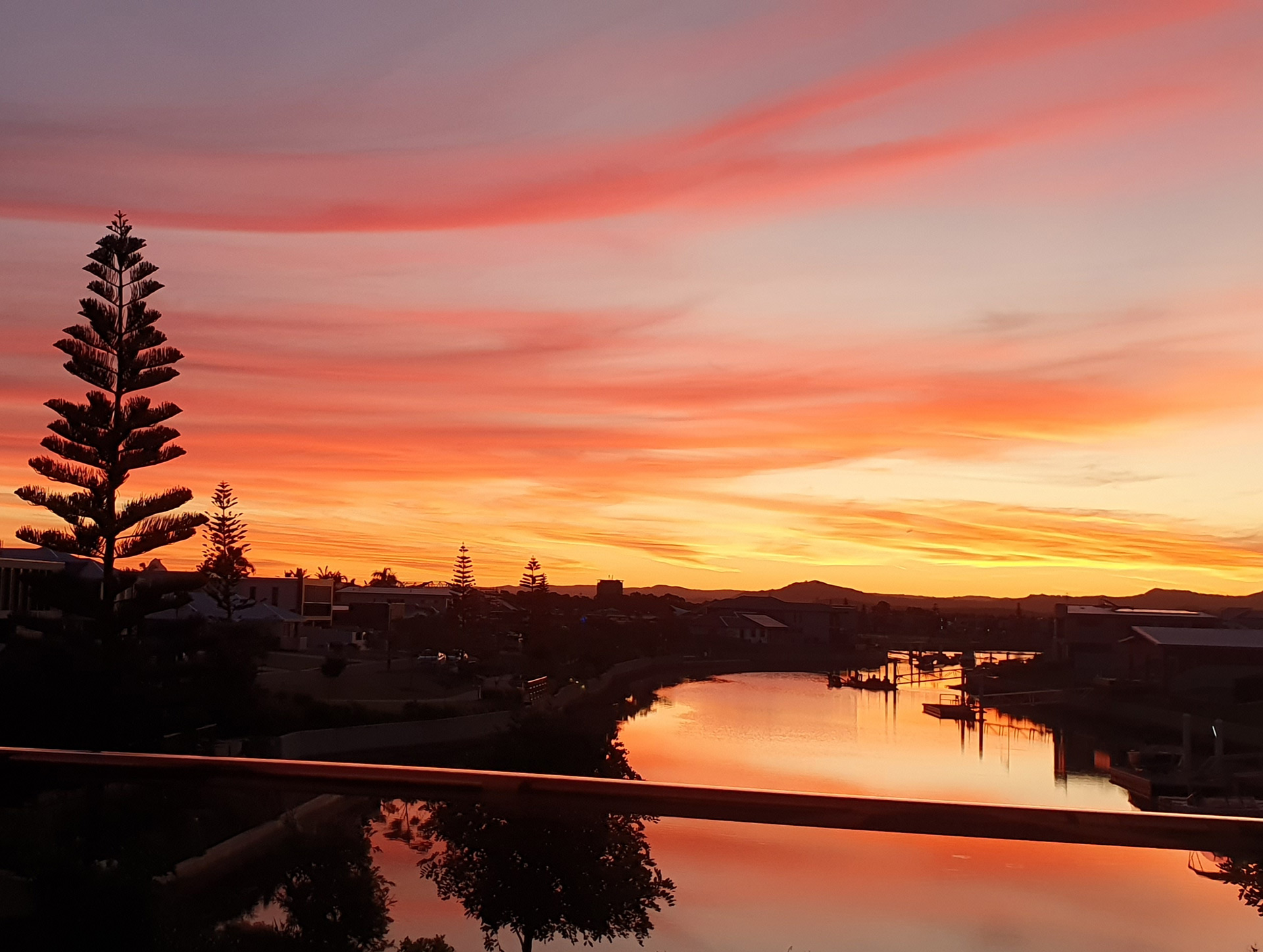 11-Dusk-Balcony-View-Marina-View