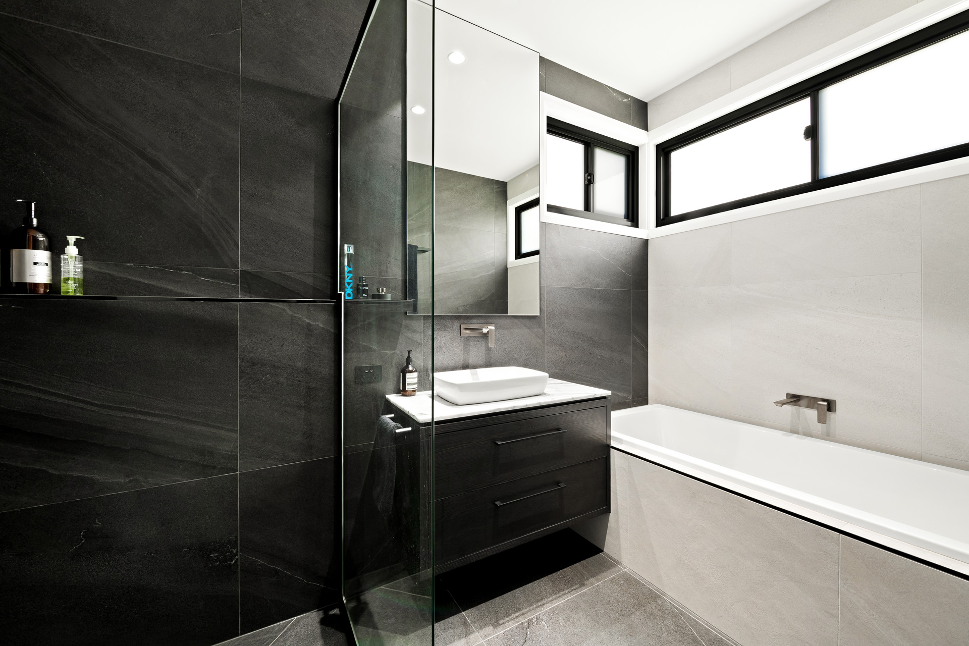 15-Main-Bathroom-North-Point-48